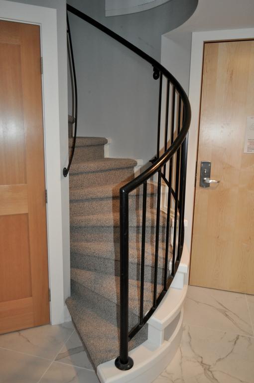 Tyndalstone Lodge 3 Bedroom In The Heart Of Village North Whistler Extérieur photo