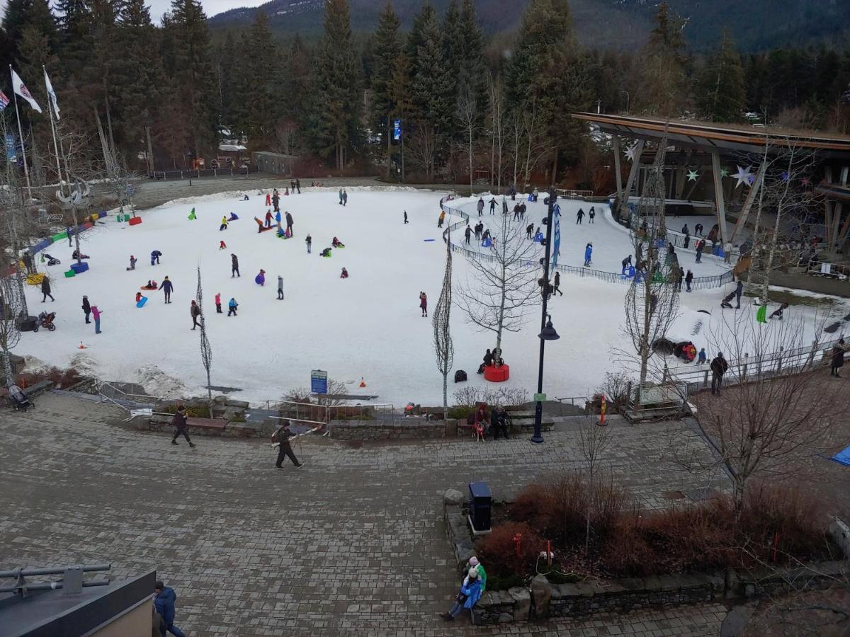 Tyndalstone Lodge 3 Bedroom In The Heart Of Village North Whistler Extérieur photo