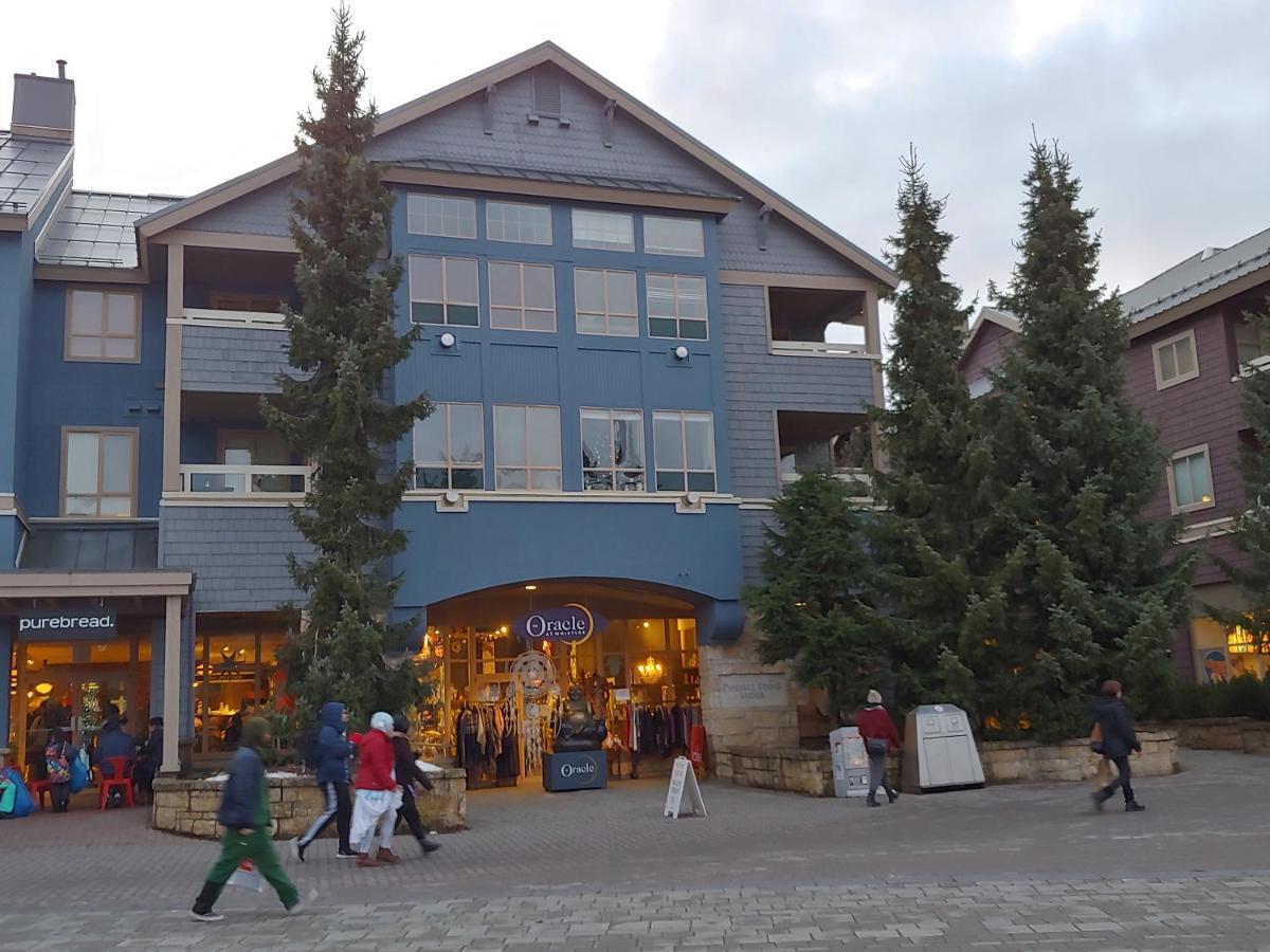 Tyndalstone Lodge 3 Bedroom In The Heart Of Village North Whistler Extérieur photo