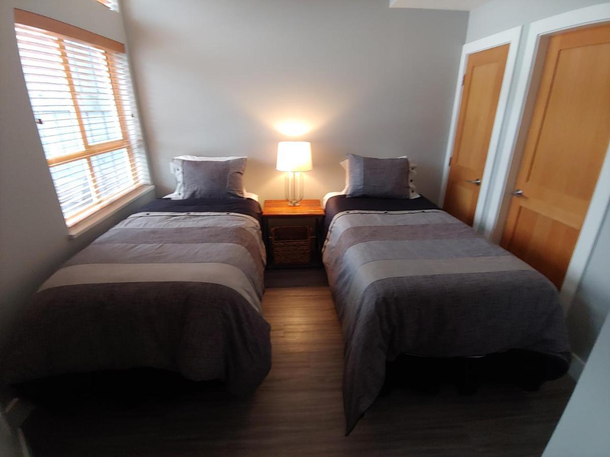 Tyndalstone Lodge 3 Bedroom In The Heart Of Village North Whistler Extérieur photo
